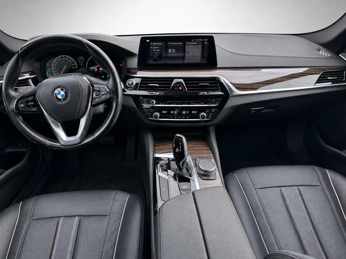 BMW 520 xDrive, снимка 12 - Автомобили и джипове - 55965788
