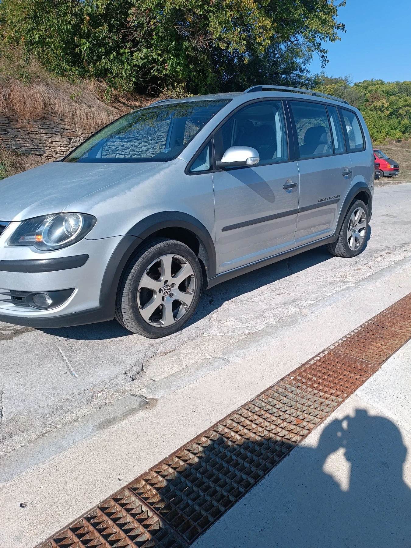 VW Touran 2.0 TDI BMM, снимка 2 - Автомобили и джипове - 56125607