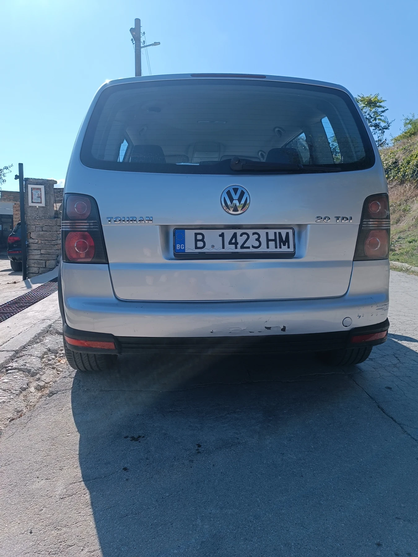 VW Touran 2.0 TDI BMM, снимка 3 - Автомобили и джипове - 56125607