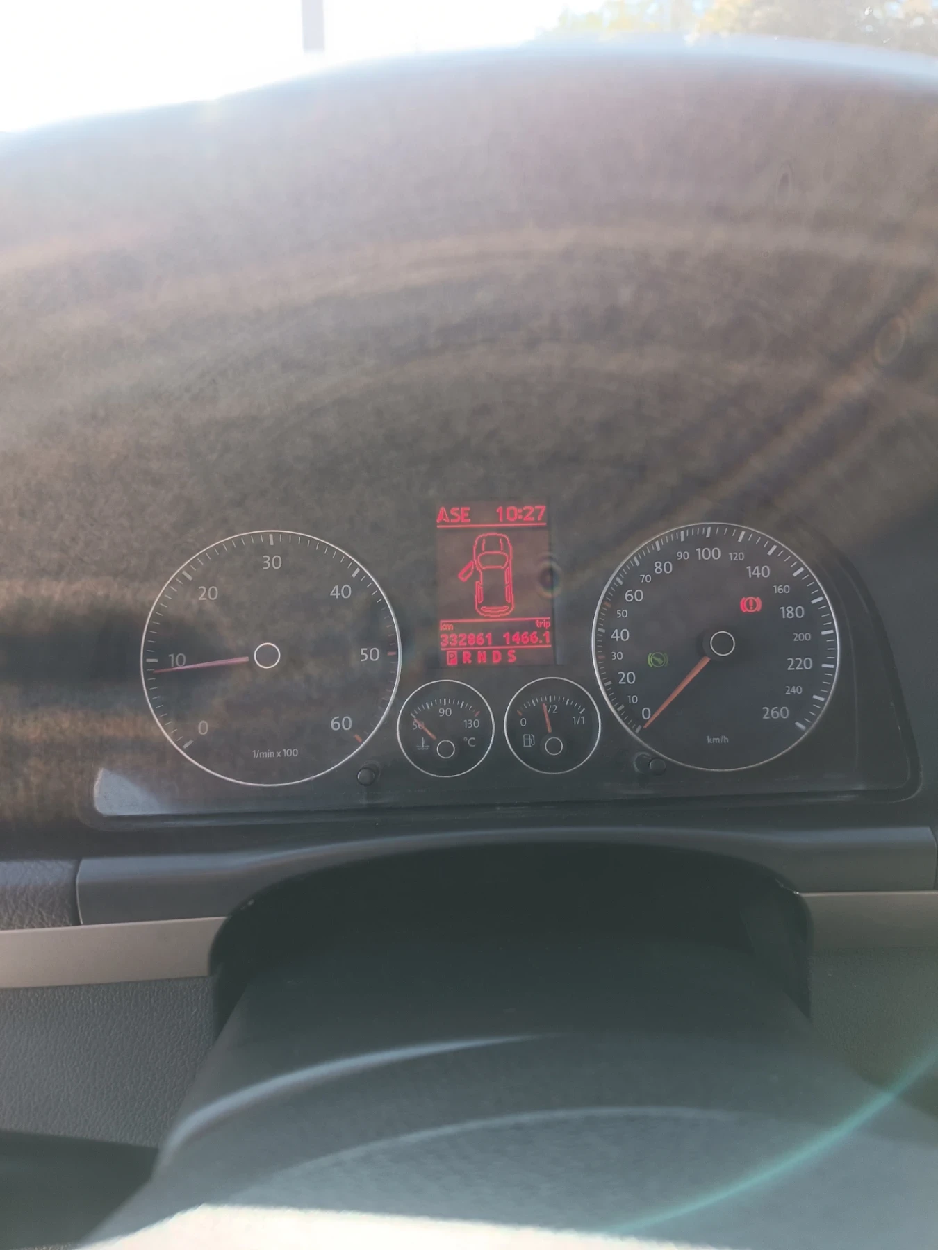 VW Touran 2.0 TDI BMM, снимка 5 - Автомобили и джипове - 56125607
