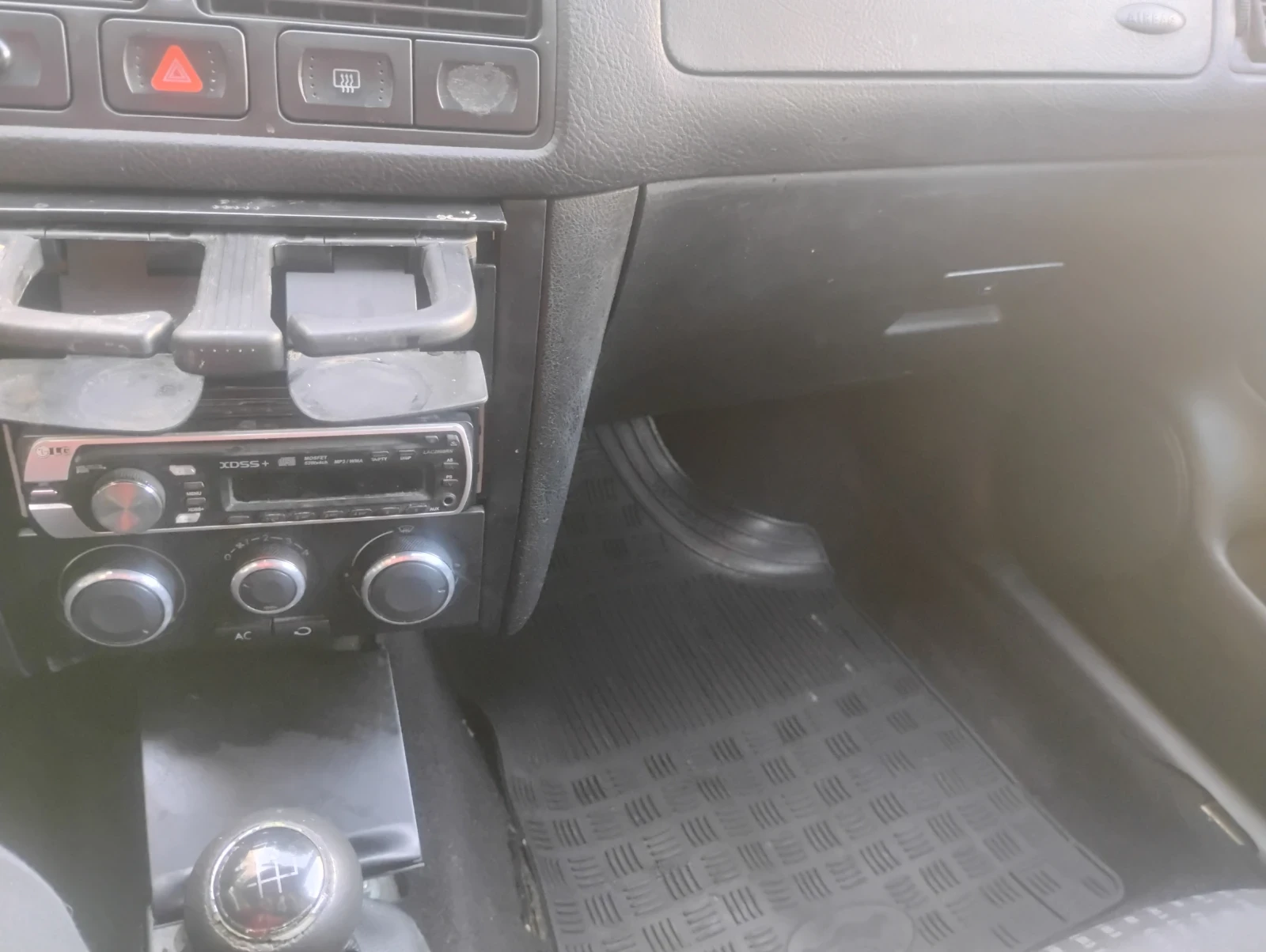 VW Golf 1.4 16v, снимка 9 - Автомобили и джипове - 56375381