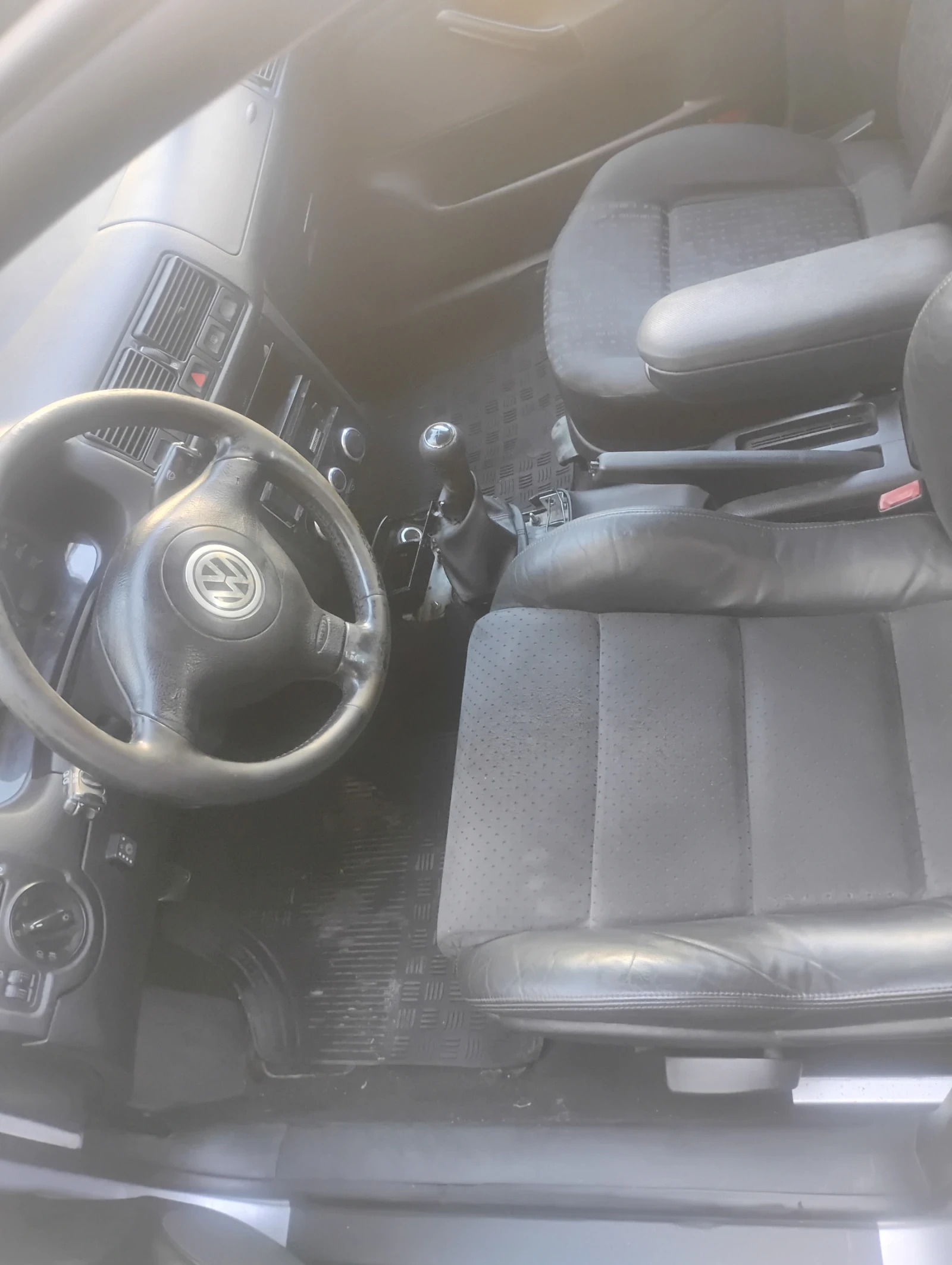 VW Golf 1.4 16v, снимка 7 - Автомобили и джипове - 56375381
