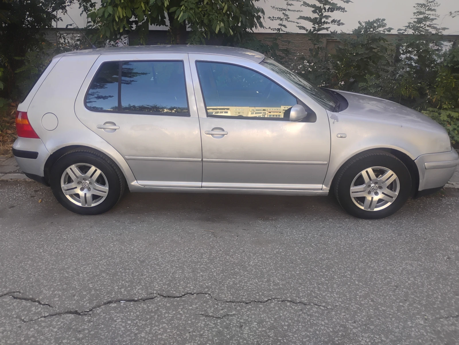 VW Golf 1.4 16v, снимка 2 - Автомобили и джипове - 56375381