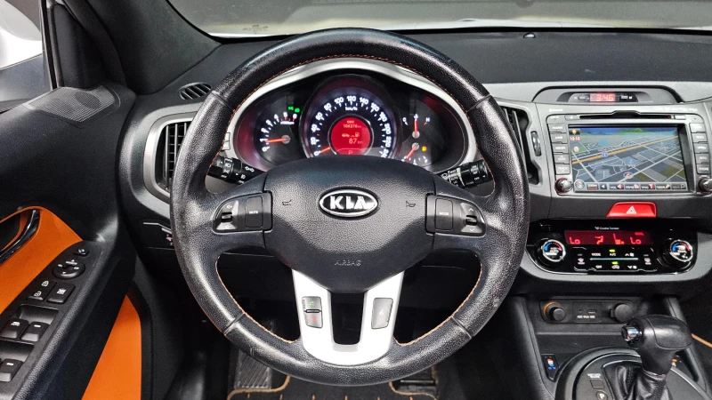 Kia Sportage Limited / 4x4 / Сервизна история !!!, снимка 10 - Автомобили и джипове - 52008086