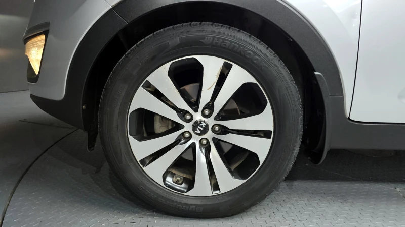 Kia Sportage Limited / 4x4 / Сервизна история !!!, снимка 5 - Автомобили и джипове - 52008086