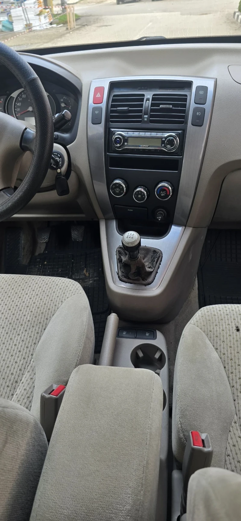 Hyundai Tucson 2.0d, 4x4, снимка 12 - Автомобили и джипове - 52730782