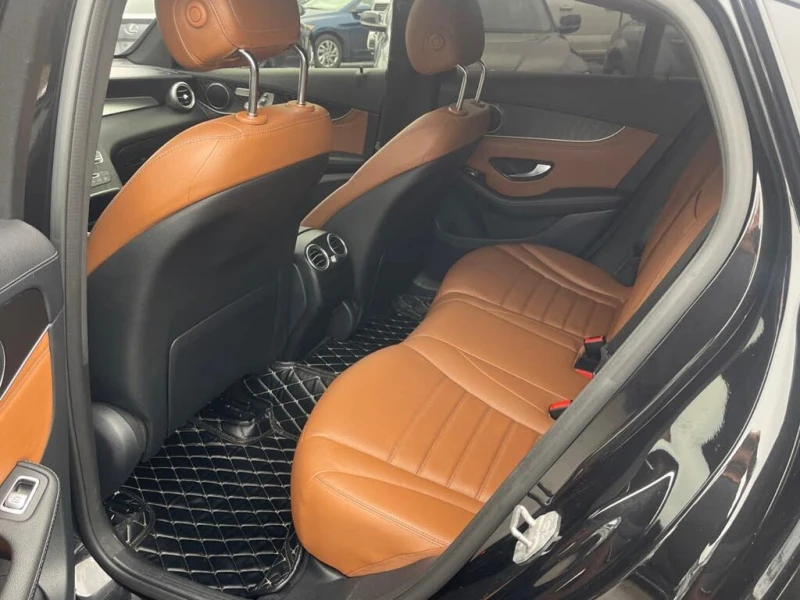Mercedes-Benz GLC 300 COUPE* AMG* ПОДГРЕВ* КАМЕРА* КЕЙЛЕС* ПАНОРАМА, снимка 8 - Автомобили и джипове - 53169935