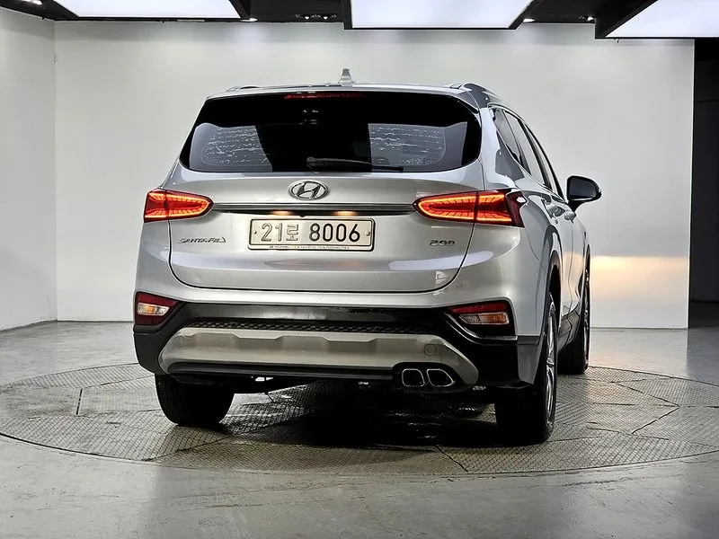 Hyundai Santa fe Diesel 2.0 2Wd Premium, снимка 3 - Автомобили и джипове - 56114246
