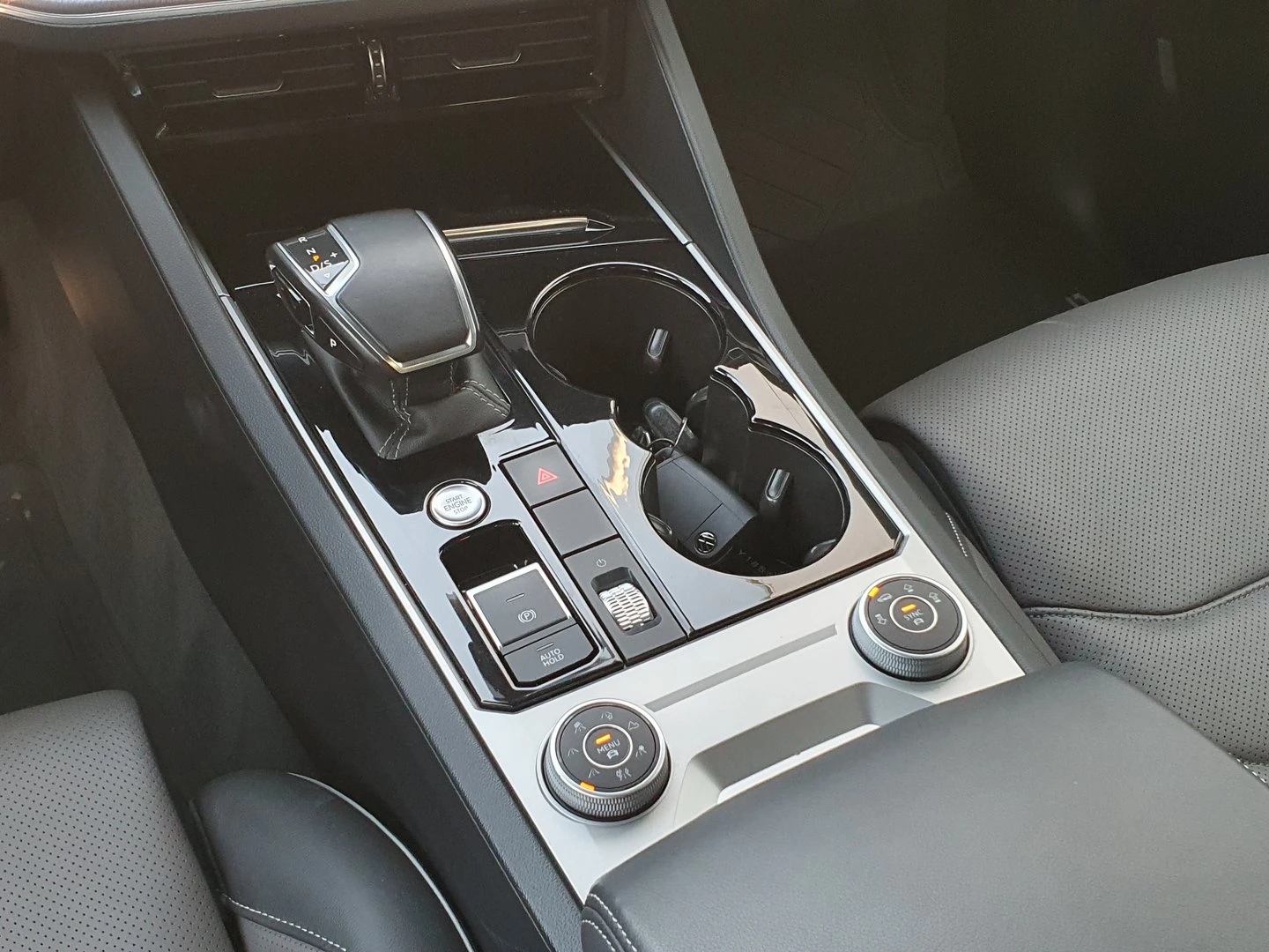 VW Touareg R-Line 3.0 V6 TDI SCR 4MOTION | Mobile.bg � ����������� 15