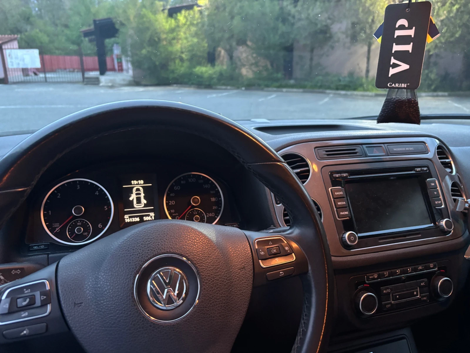 VW Tiguan, снимка 10 - Автомобили и джипове - 54399616
