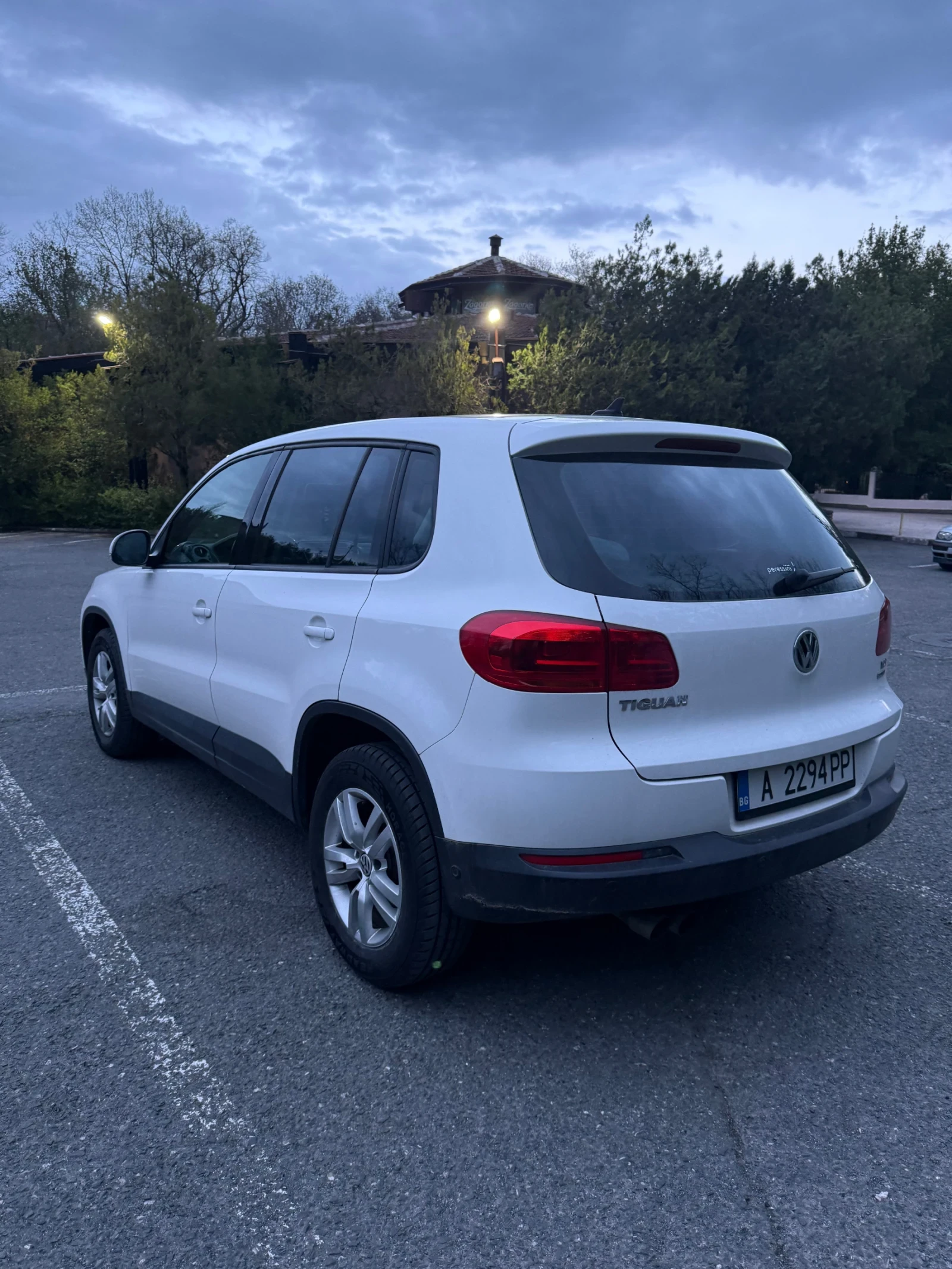 VW Tiguan, снимка 6 - Автомобили и джипове - 54399616