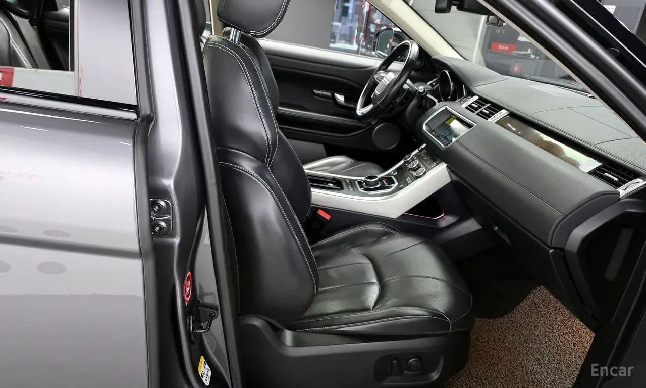 Land Rover Range Rover Evoque 2.0 TD4, снимка 12 - Автомобили и джипове - 54749397