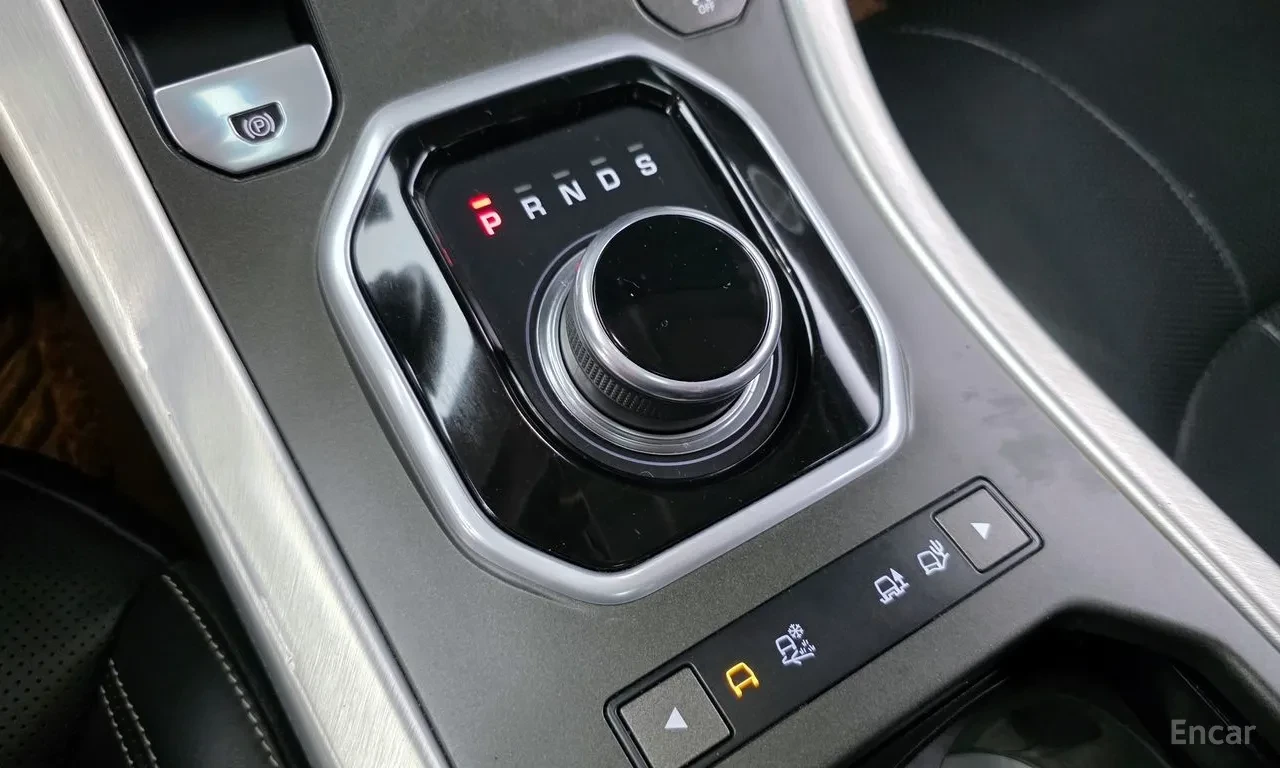Land Rover Range Rover Evoque 2.0 TD4, снимка 9 - Автомобили и джипове - 54749397
