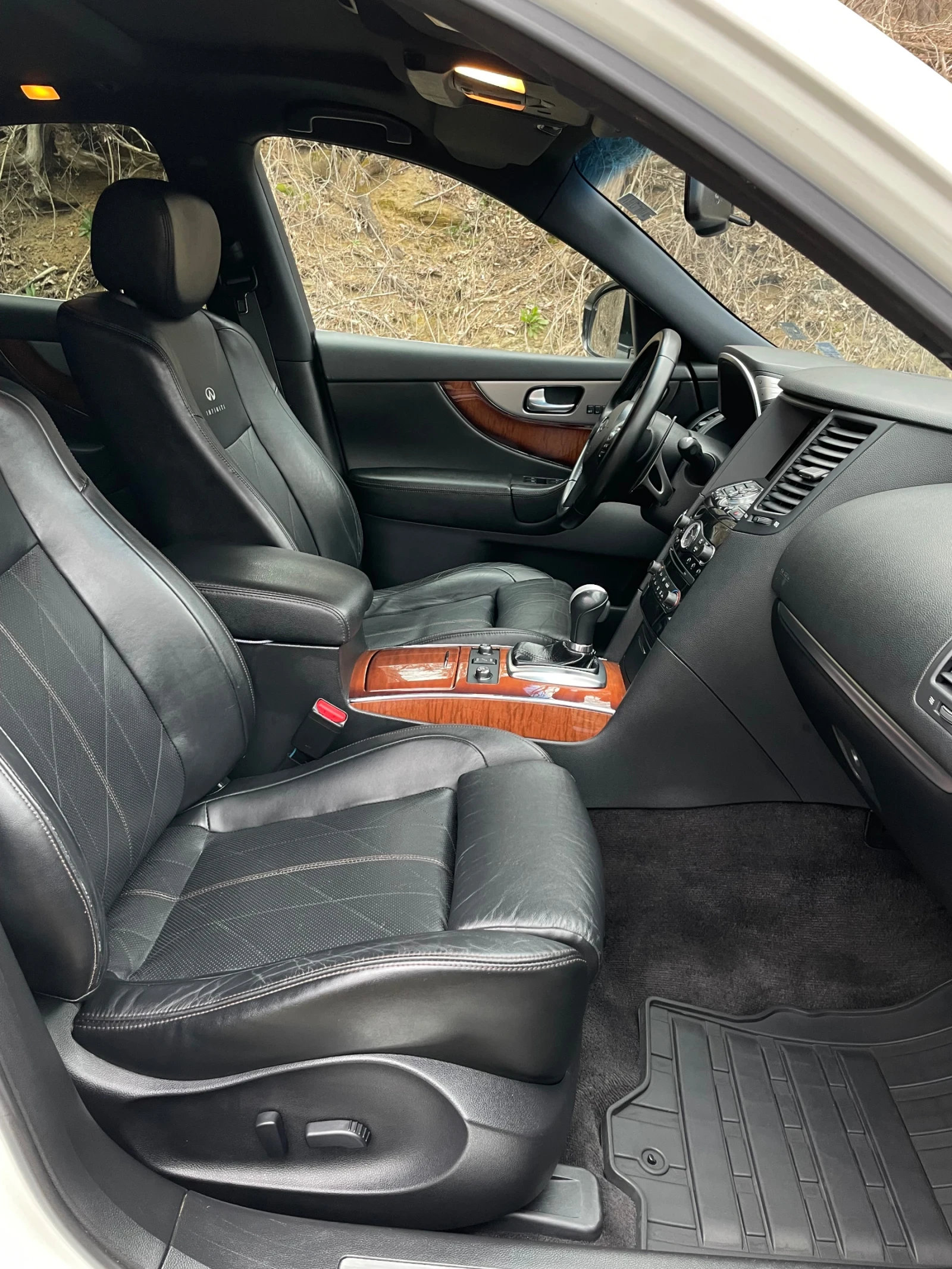 Infiniti Fx 30 Face* qx70* 360* distr* oduh* lane, снимка 7 - Автомобили и джипове - 55076074