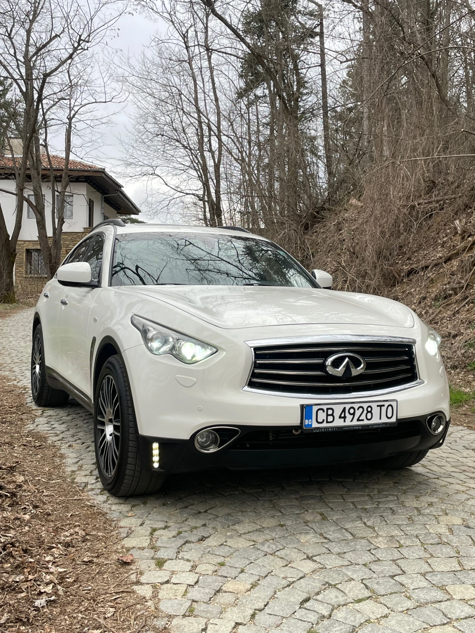 Infiniti Fx 30 Face* qx70* 360* distr* oduh* lane, снимка 2 - Автомобили и джипове - 55076074