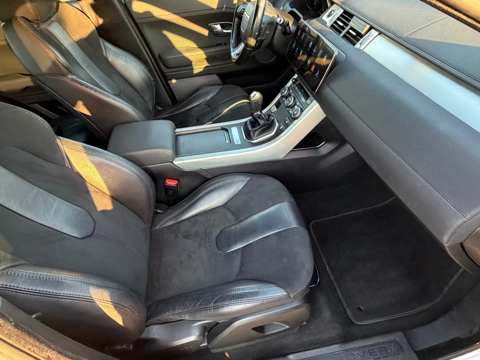 Land Rover Range Rover Evoque Обслужен на 100% в Германия, снимка 12 - Автомобили и джипове - 55533991