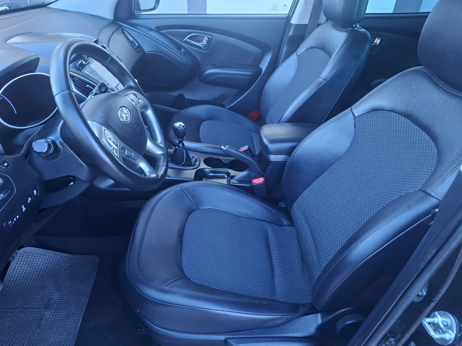 Hyundai IX35 2.0D-4х4 NAVI Панорама, снимка 8 - Автомобили и джипове - 55682782