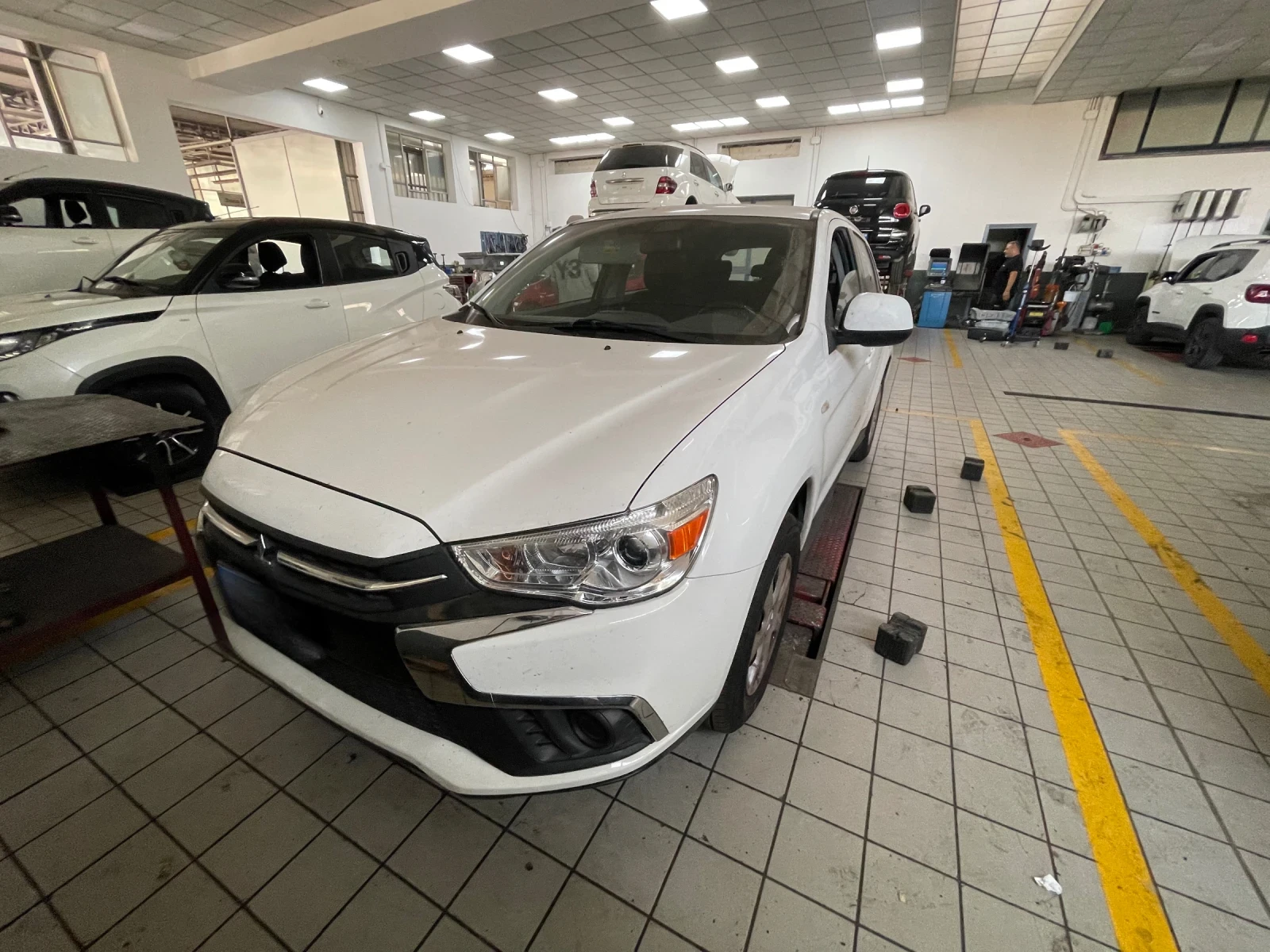 Mitsubishi ASX 2018 1.6 Бензин Фабрична газ EURO6B, снимка 2 - Автомобили и джипове - 55701853