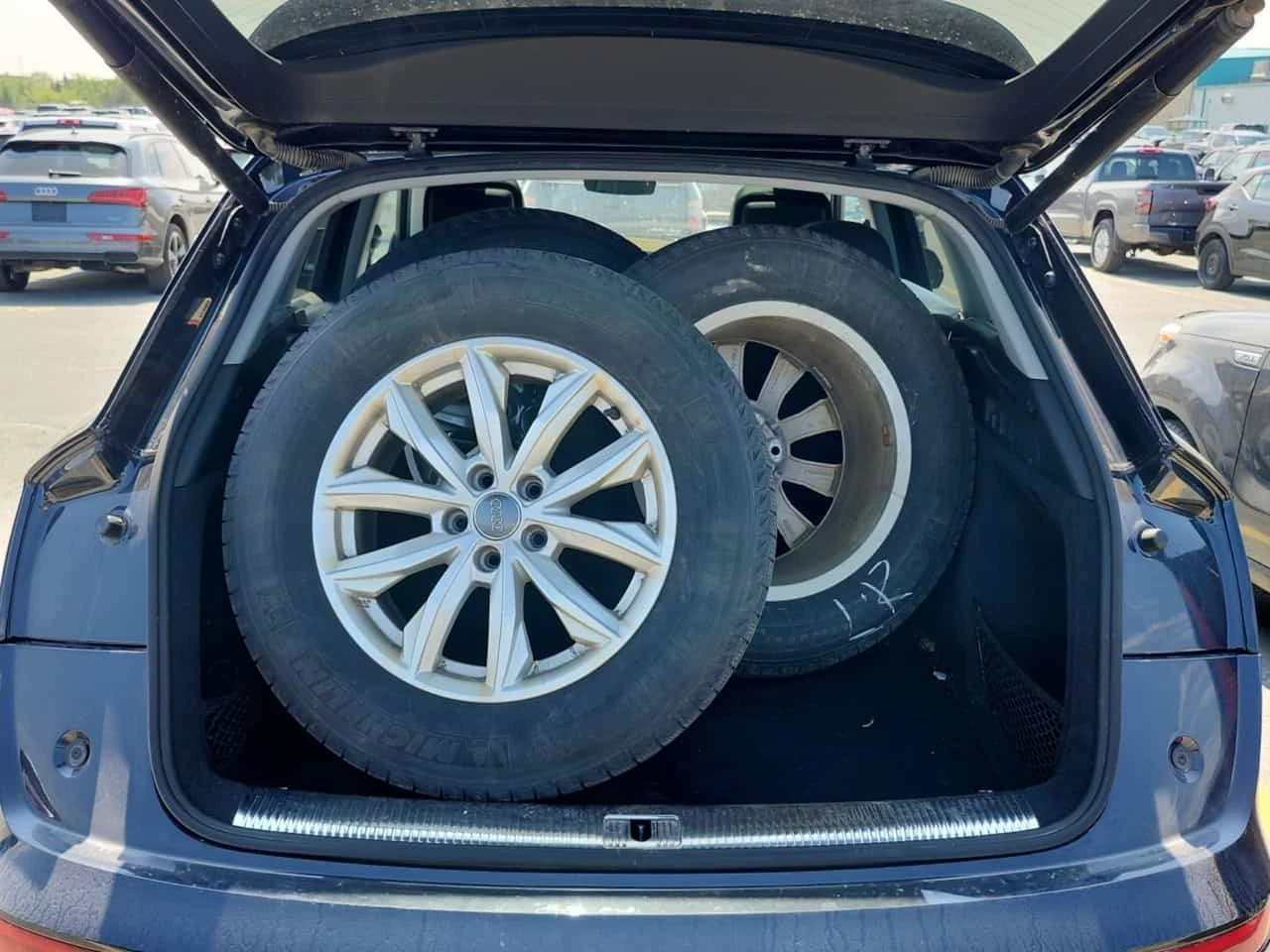 Audi Q5 * Technik * 2 КЛЮЧА * ДИСТРОНИК * PANO * CARFAX, снимка 14 - Автомобили и джипове - 55737178