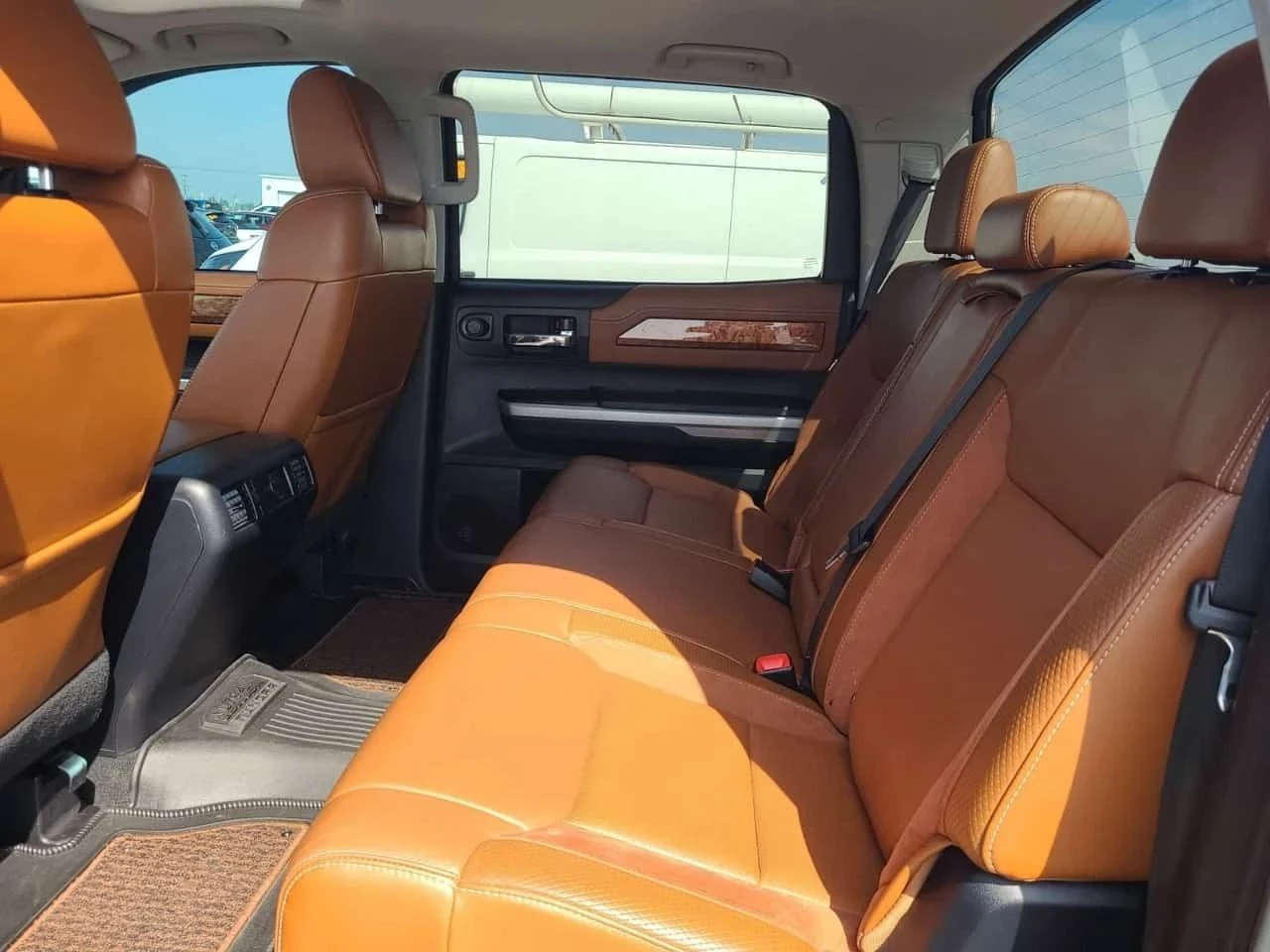 Toyota Tundra, снимка 8 - Автомобили и джипове - 56685583