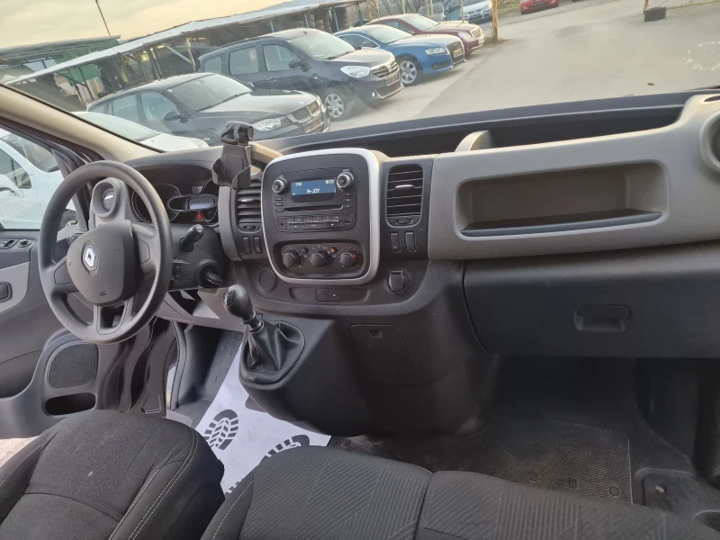 Renault Trafic 1.6dci, снимка 11 - Бусове и автобуси - 48044360