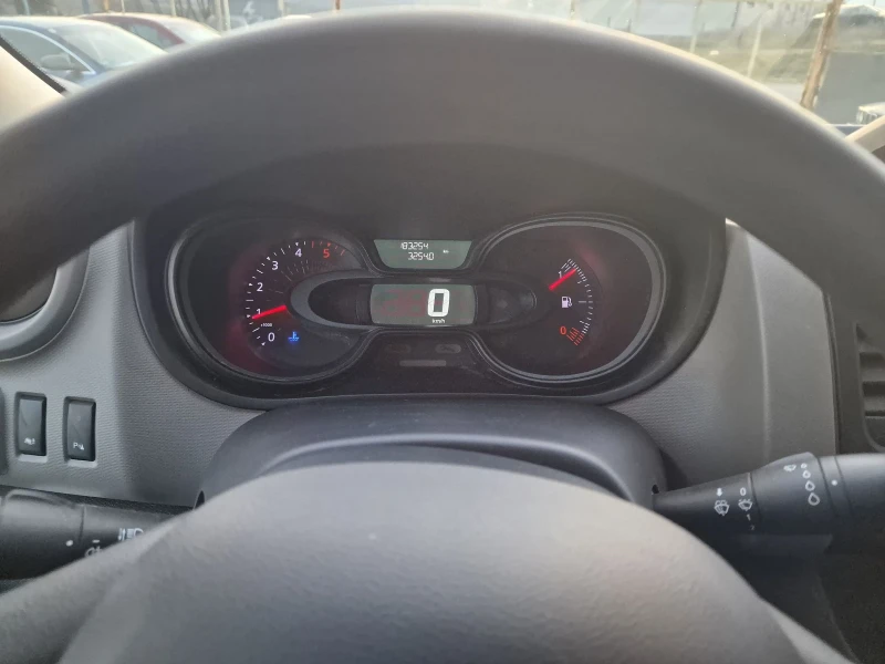 Renault Trafic 1.6dci, снимка 12 - Бусове и автобуси - 48044360