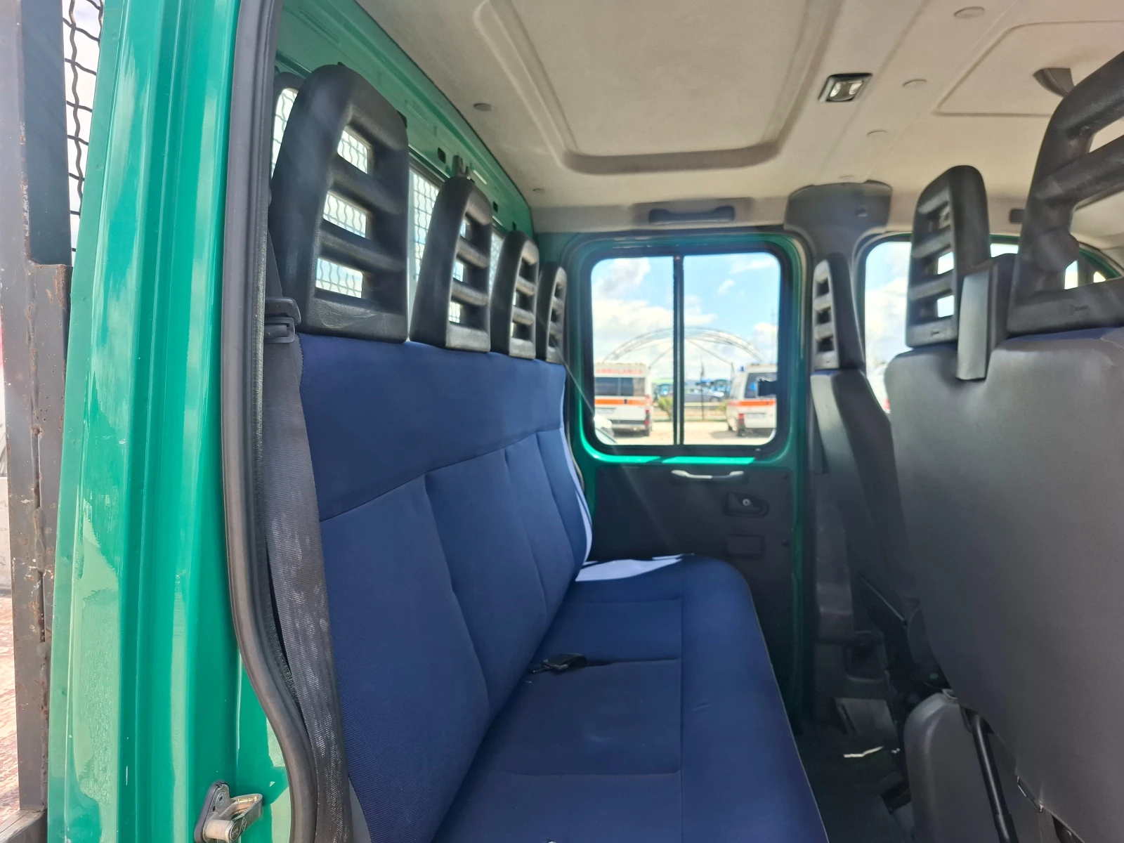 Iveco Daily 3.0/До3.5т/Климатик, снимка 10 - Бусове и автобуси - 54290198