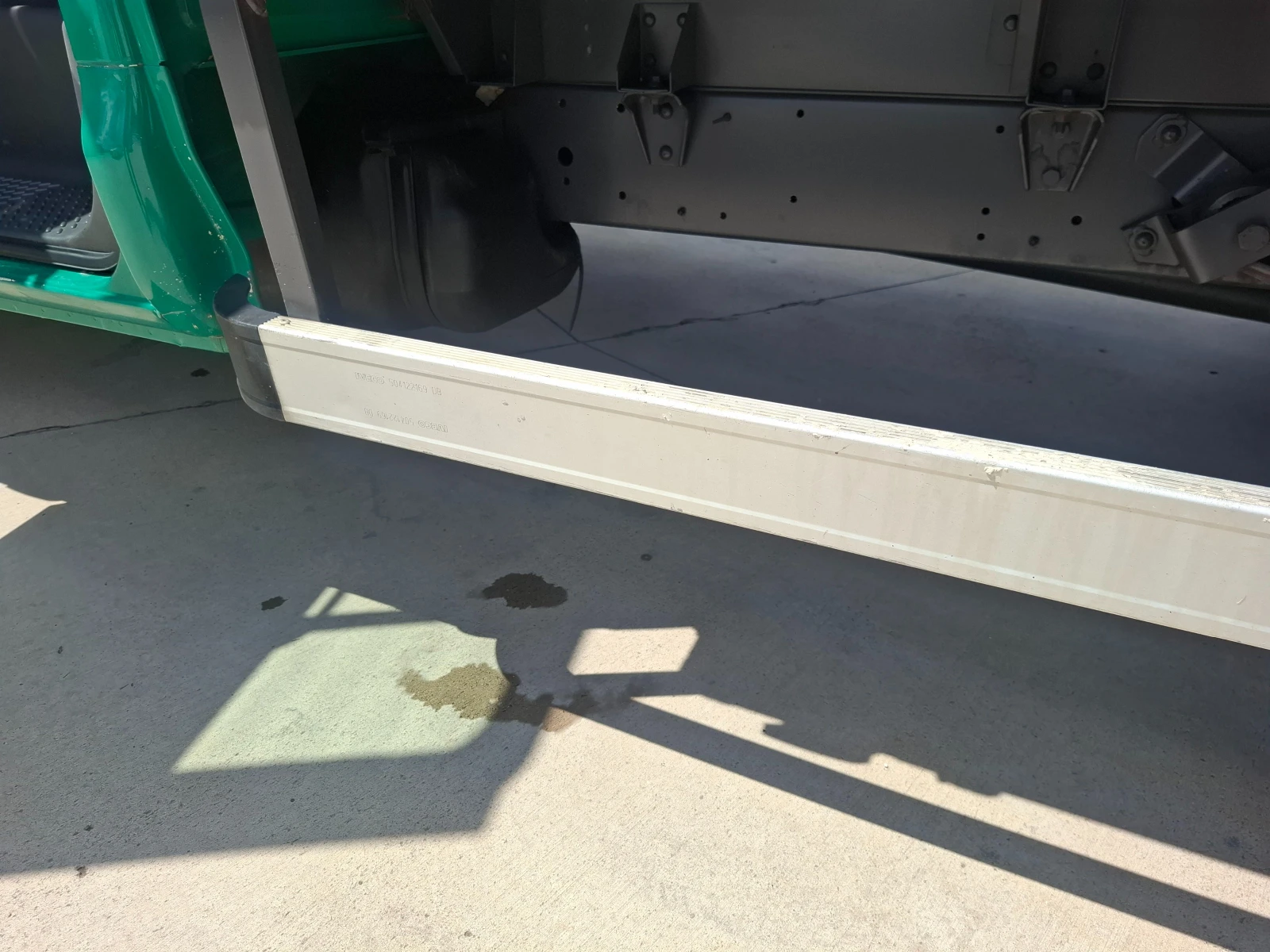 Iveco Daily 3.0/До3.5т/Климатик, снимка 12 - Бусове и автобуси - 54290198