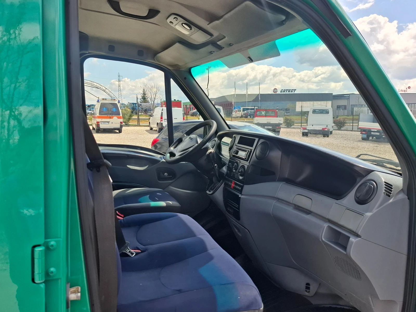 Iveco Daily 3.0/До3.5т/Климатик, снимка 7 - Бусове и автобуси - 54290198