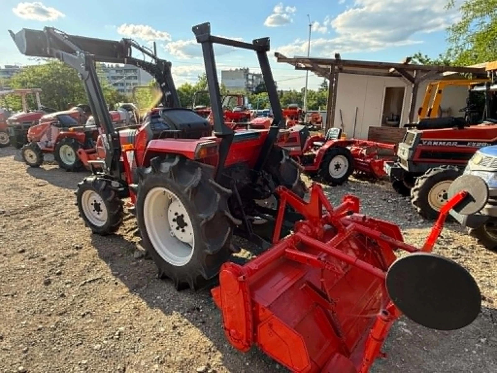 Трактор Mitsubishi MT26, снимка 4 - Селскостопанска техника - 54575269