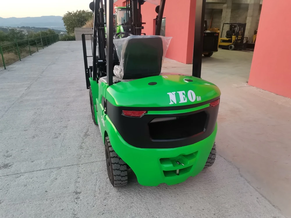  Mitsubishi  2, 5   | Mobile.bg   2