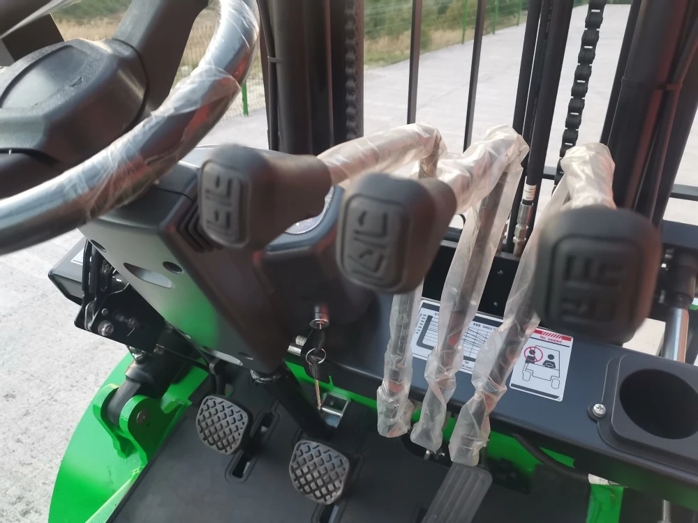  Mitsubishi  2, 5   | Mobile.bg   5