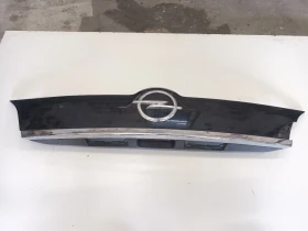 Лайсна заден капак опел мерива б