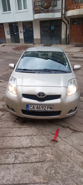 Toyota Yaris 1.3 vvti, снимка 2