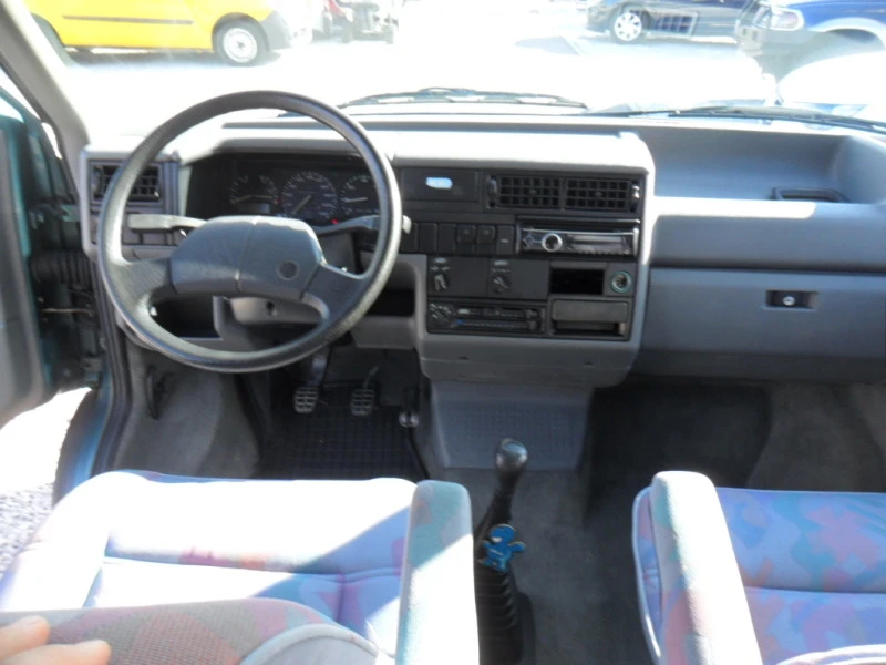 VW Multivan 2.5i, снимка 9 - Автомобили и джипове - 39525871