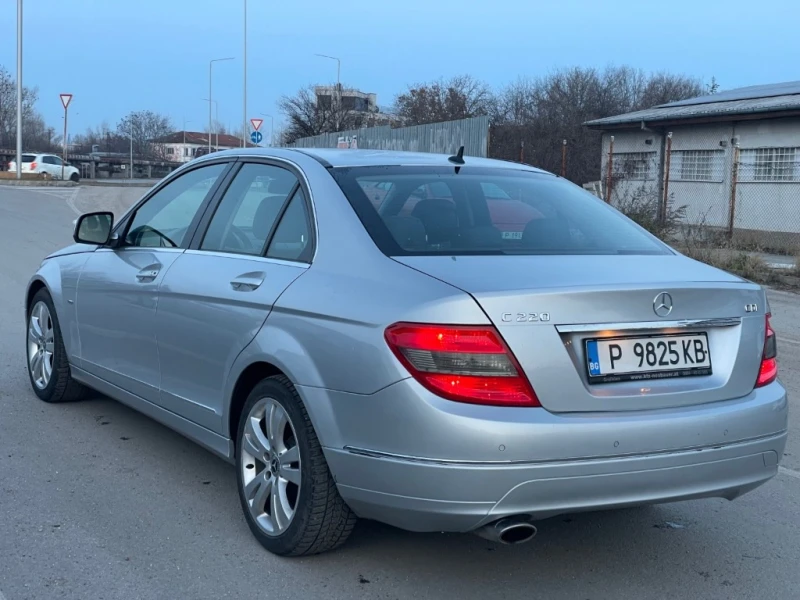 Mercedes-Benz C 220, снимка 7 - Автомобили и джипове - 48780839