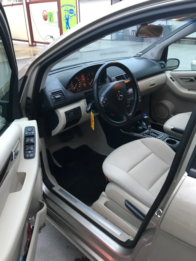 Mercedes-Benz A 180 ELEGANCE avtomat , снимка 9 - Автомобили и джипове - 52517720