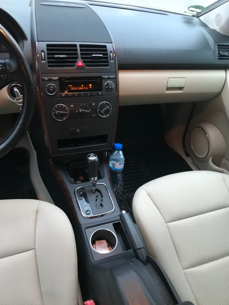 Mercedes-Benz A 180 ELEGANCE avtomat , снимка 8 - Автомобили и джипове - 52517720
