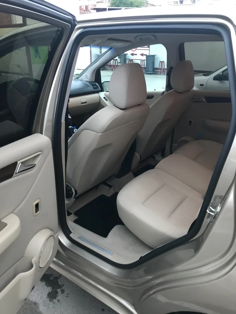 Mercedes-Benz A 180 ELEGANCE avtomat , снимка 10 - Автомобили и джипове - 52517720