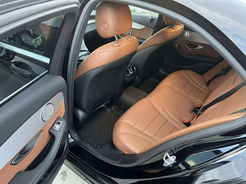Mercedes-Benz C 220 d/AMG-LINE/194HP/BURM/LED/KLESS, снимка 13 - Автомобили и джипове - 52634324
