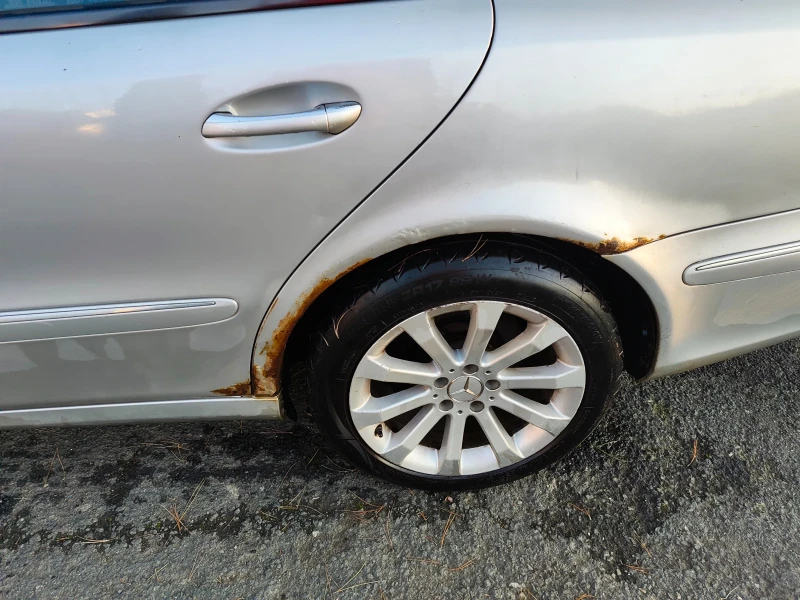 Mercedes-Benz E 220, снимка 6 - Автомобили и джипове - 52615619