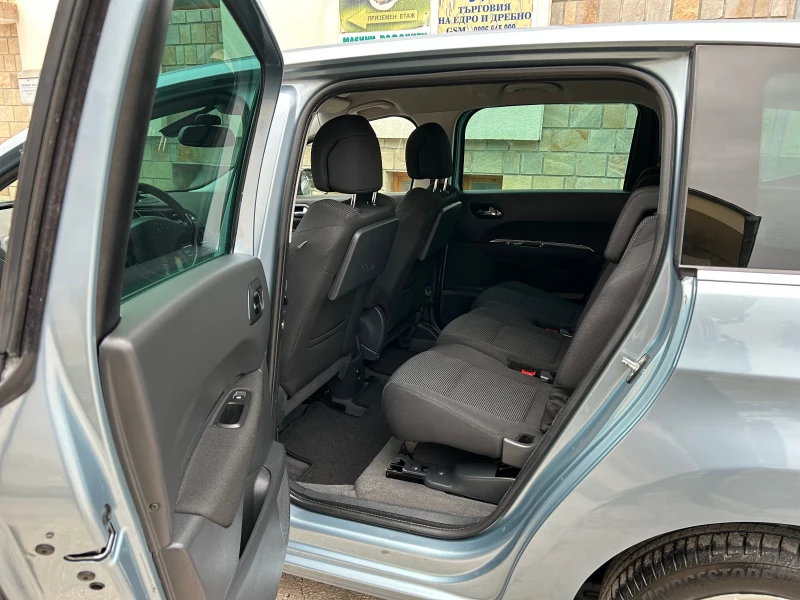 Peugeot 5008 1.6i НАВИ ТОП, снимка 11 - Автомобили и джипове - 52712028