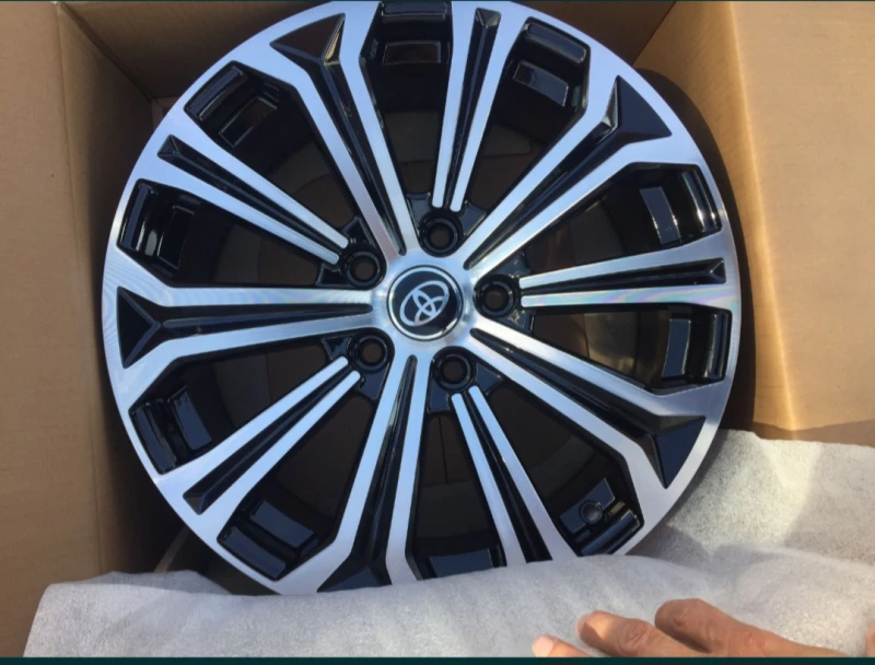 Toyota Corolla седан, снимка 16 - Автомобили и джипове - 52804649