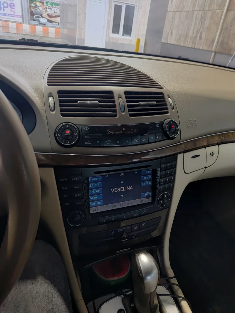 Mercedes-Benz E 320, снимка 8 - Автомобили и джипове - 52997165