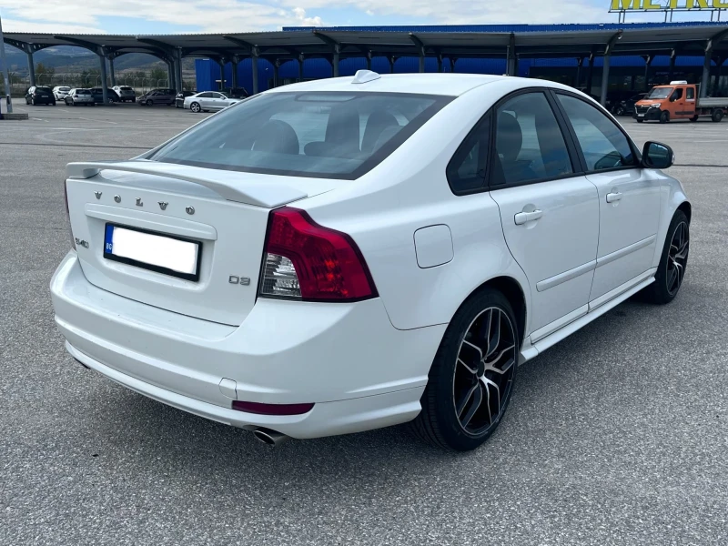 Volvo S40 D3 R-Design 5-цилиндъра, снимка 5 - Автомобили и джипове - 53193084