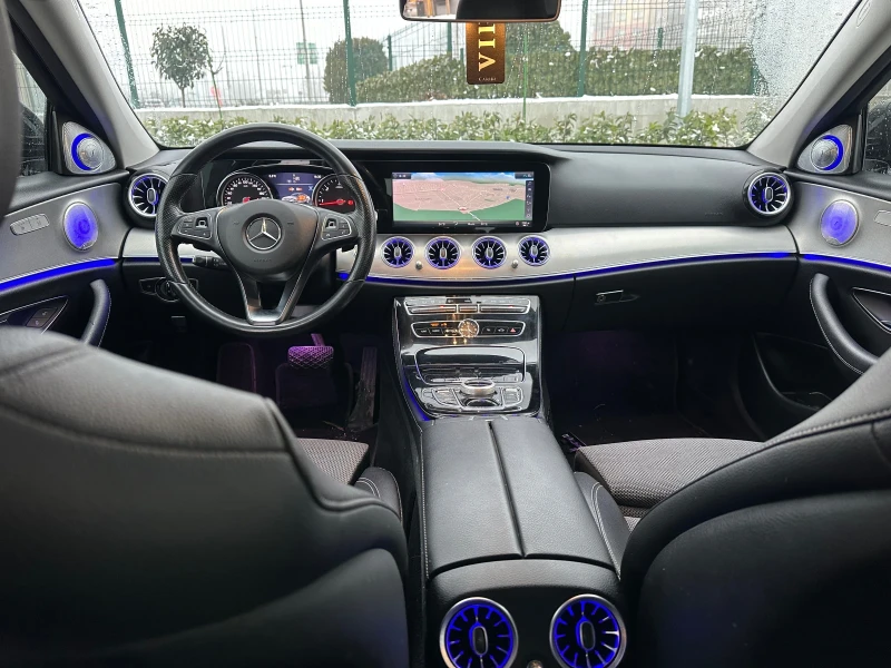 Mercedes-Benz E 220 4 matic, снимка 10 - Автомобили и джипове - 53212013