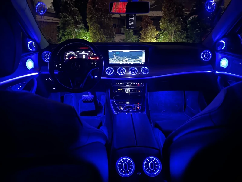 Mercedes-Benz E 220 4 matic, снимка 13 - Автомобили и джипове - 53212013