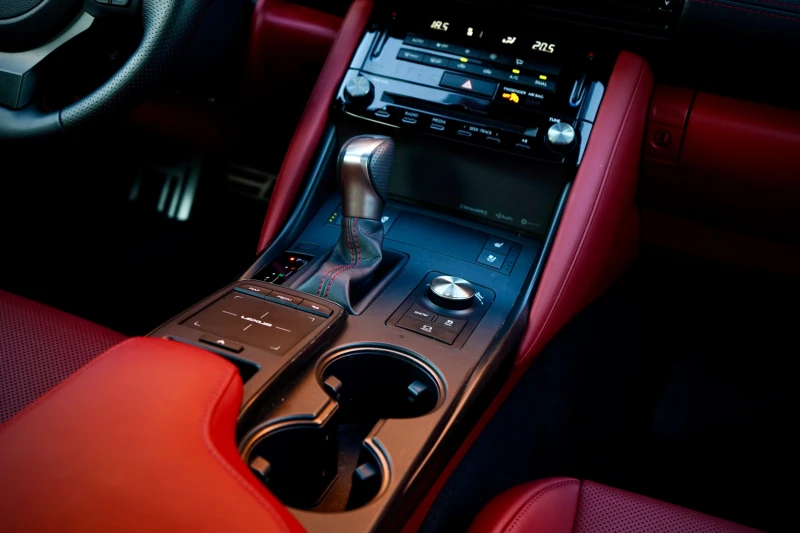 Lexus IS 300 F SPORT* * AWD * * CARFAX * * АВТО КРЕДИТ * * , снимка 10 - Автомобили и джипове - 53277895