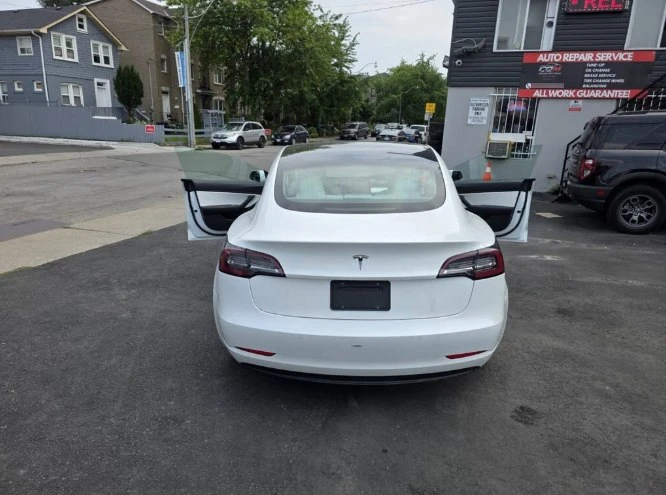 Tesla Model 3 Long Range* ПОДГРЕВ* ПАНОРАМА* КРАЙНА ЦЕНА* , снимка 4 - Автомобили и джипове - 55664919