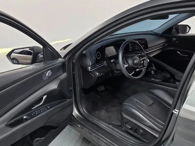 Hyundai Elantra, снимка 10 - Автомобили и джипове - 56724950